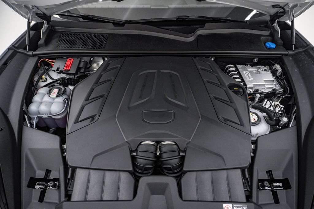 New 2026 Porsche Cayenne Turbo AWD/4WD image 30