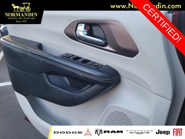 Certified 2023 Chrysler Voyager LX FWD image 14
