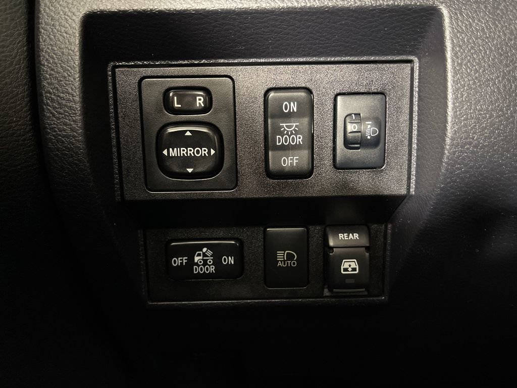 Used 2019 Toyota Tundra SR5 w/ TRD Off Road Package AWD/4WD image 28