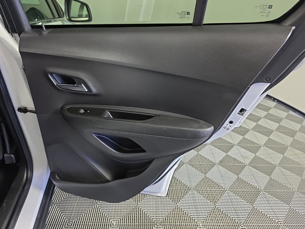 Used 2020 Chevrolet Trax LT image 29