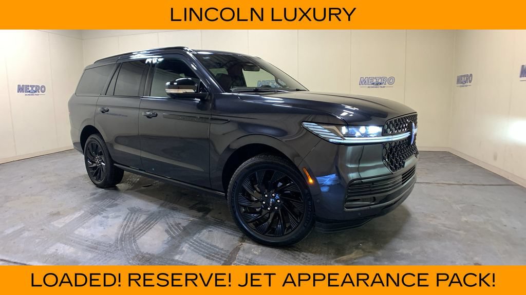 Used 2025 Lincoln Navigator Reserve w/ Jet Appearance Package AWD/4WD image 1