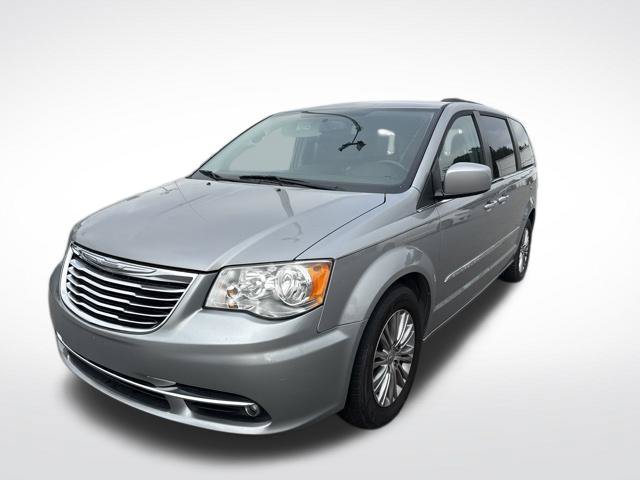 Used 2016 Chrysler Town & Country Touring w/ Driver Convenience Group