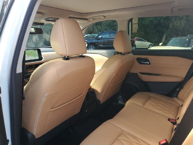 Certified 2023 Nissan Rogue Platinum w/ Platinum Premium Package FWD image 8