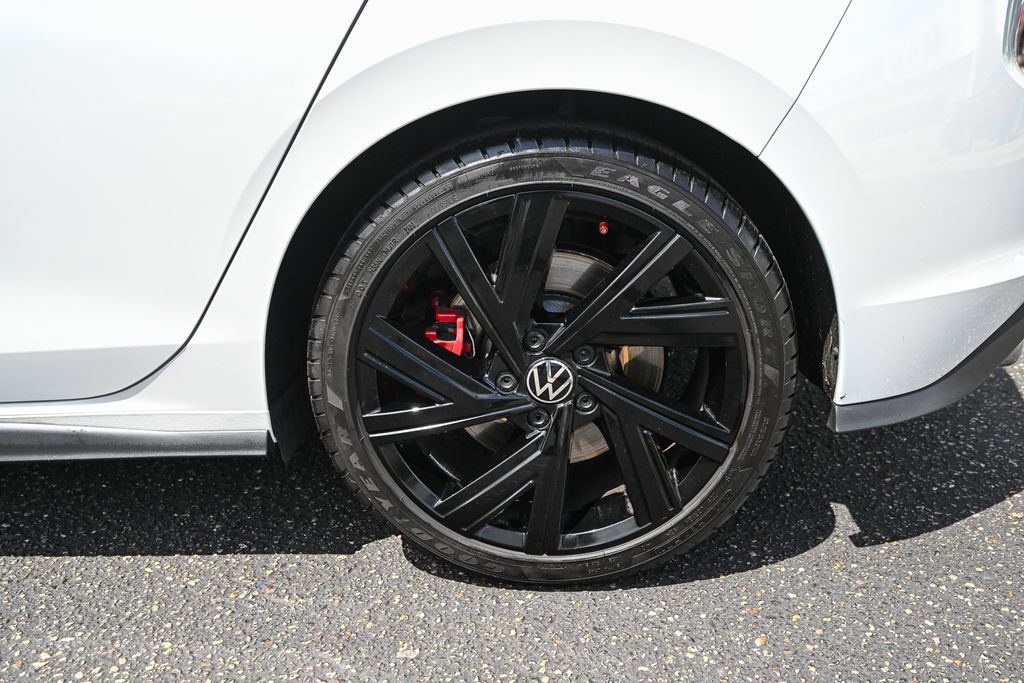 Used 2022 Volkswagen GTI SE FWD image 13