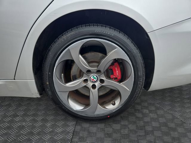 Used 2017 Alfa Romeo Giulia AWD w/ Sport Appearance Package image 36