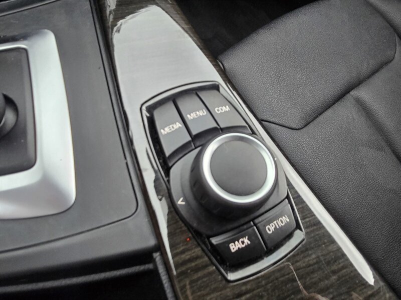 Used 2018 BMW 320i xDrive Sedan AWD/4WD image 24