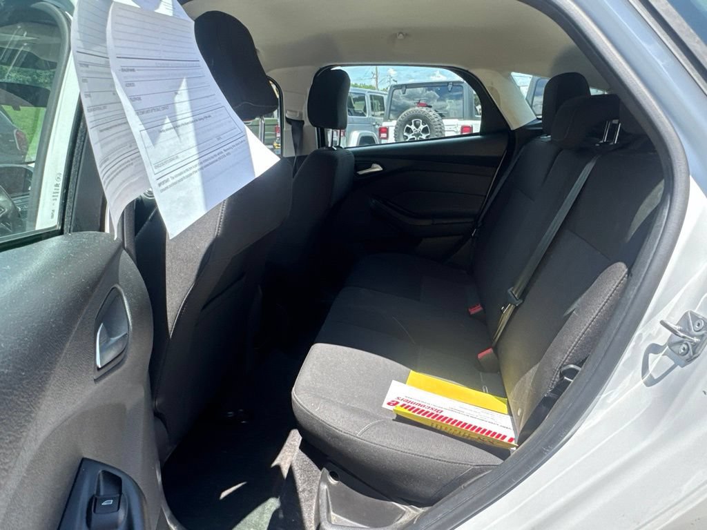 Used 2017 Ford Focus SE FWD image 19