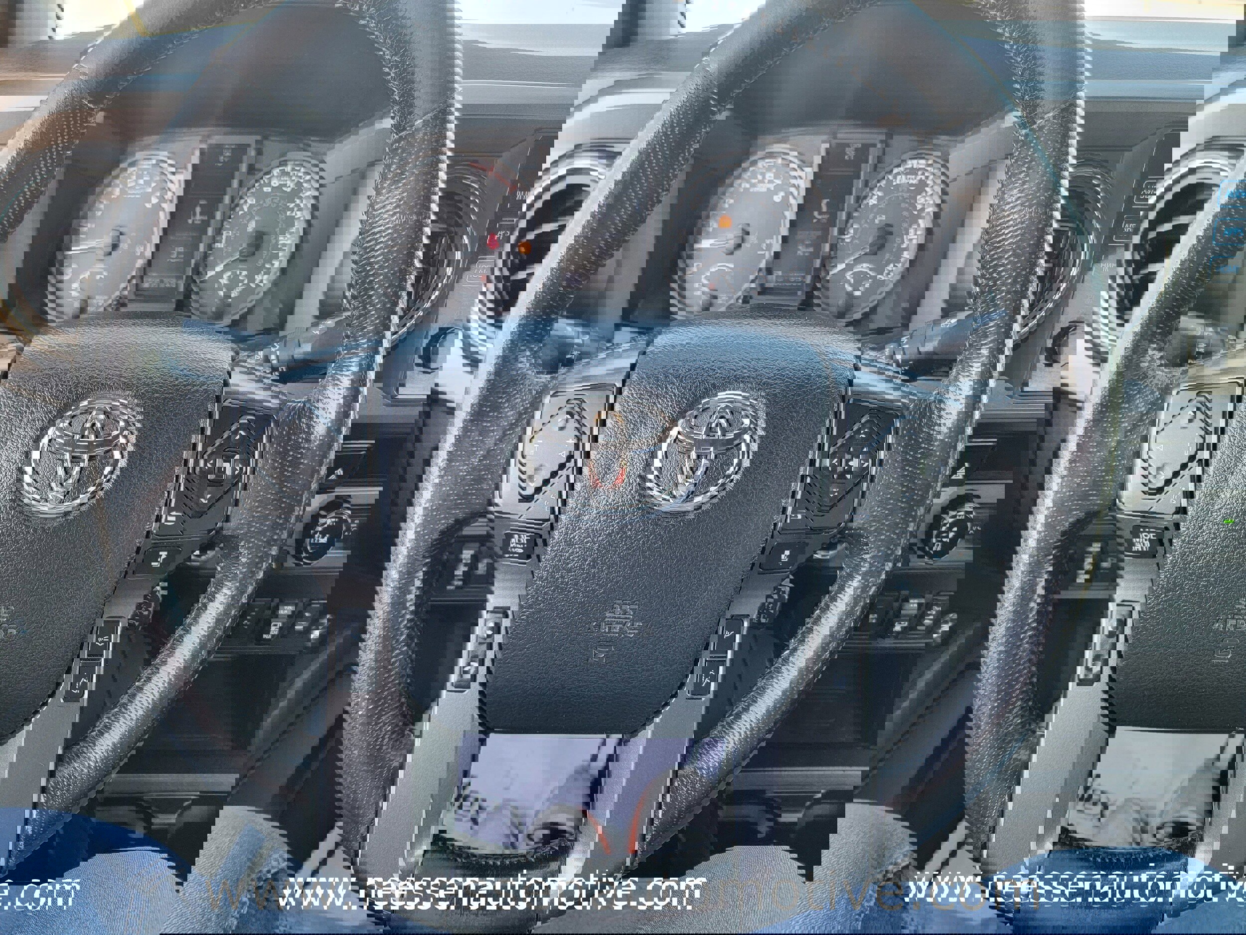 Used 2018 Toyota Tacoma TRD Off-Road w/ Technology Package image 41