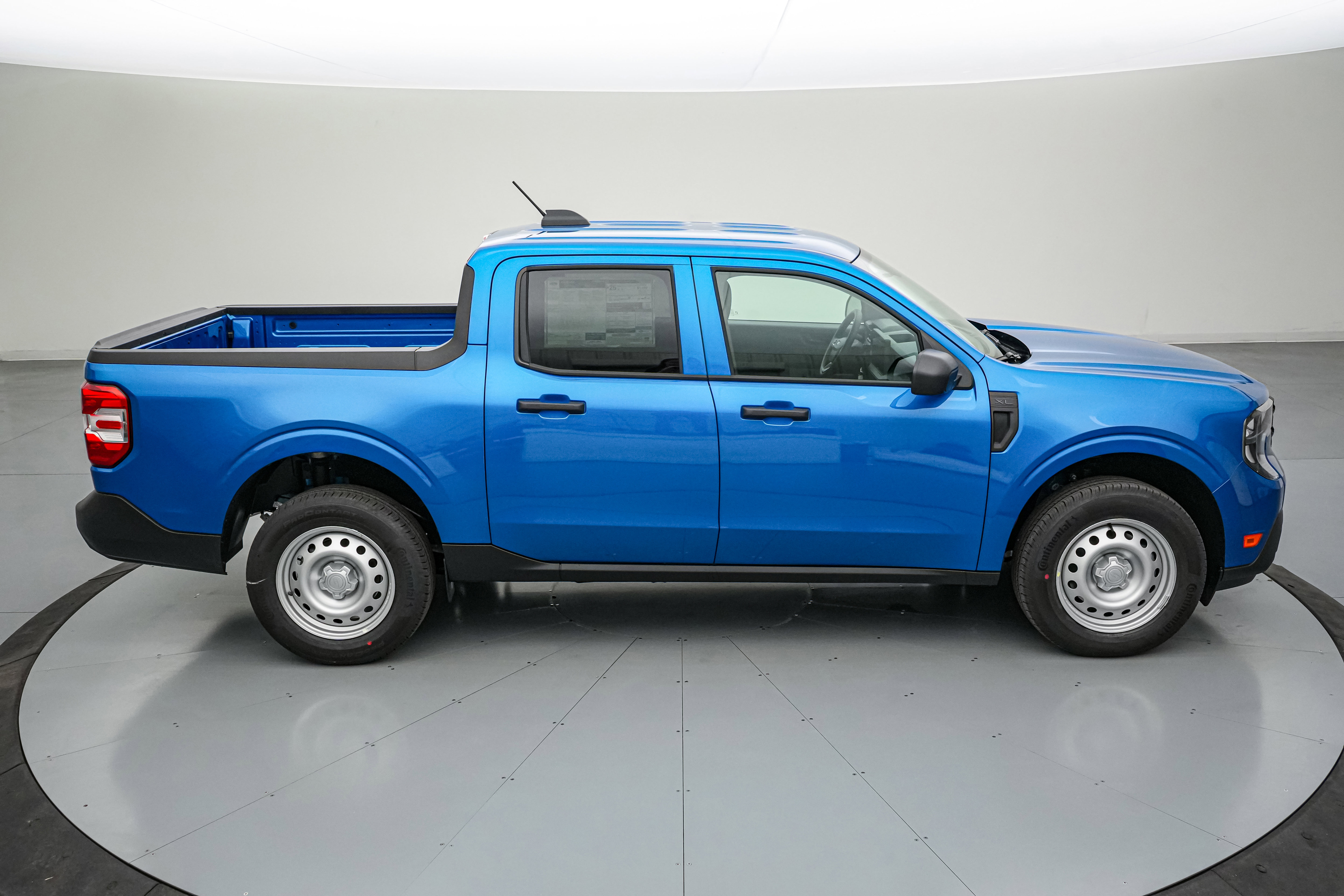 New 2026 Ford Maverick XL image 3