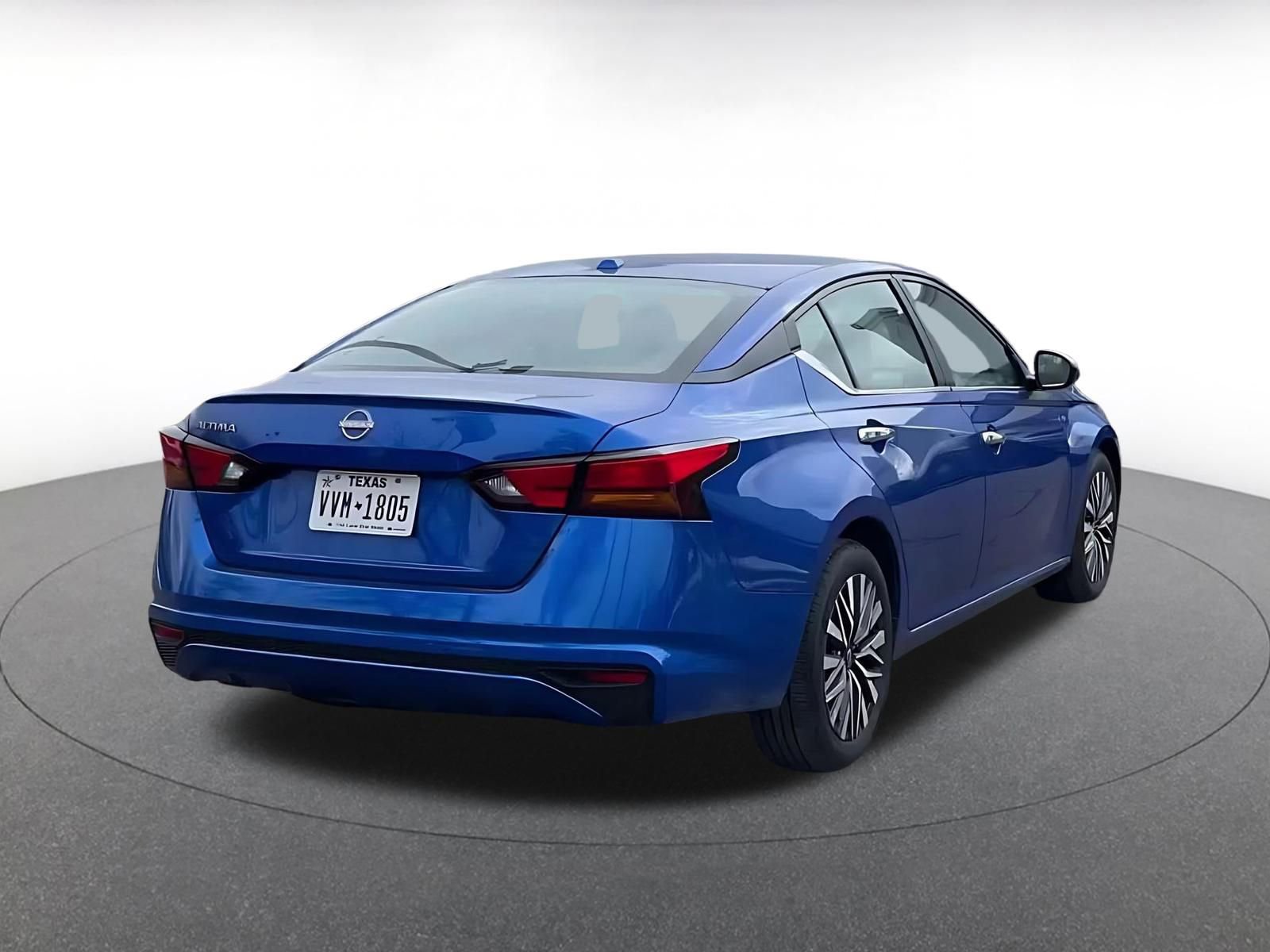 Used 2025 Nissan Altima 2.5 SV image 14