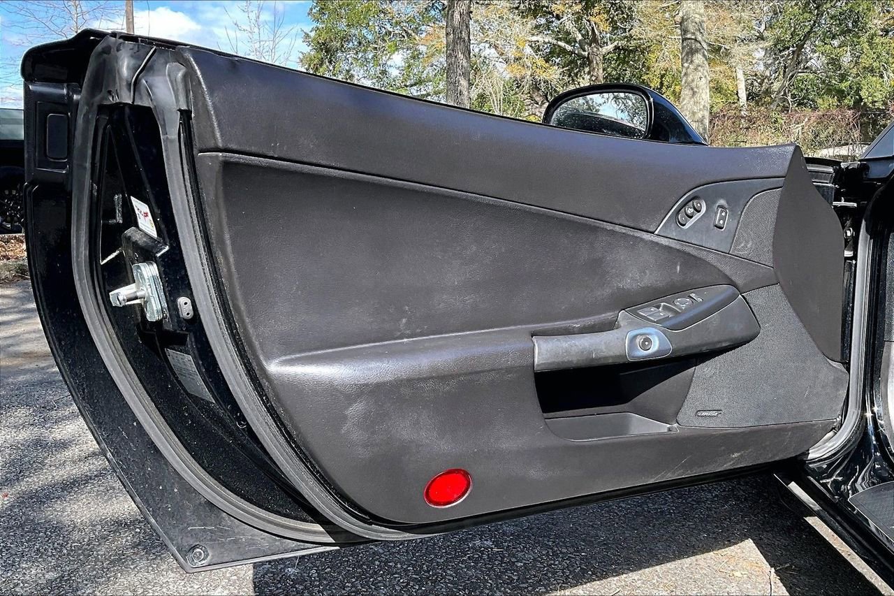 Used 2007 Chevrolet Corvette Convertible w/ Preferred Equipment Group image 16