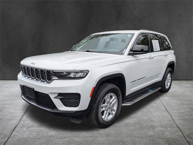 Used 2023 Jeep Grand Cherokee Laredo image 8