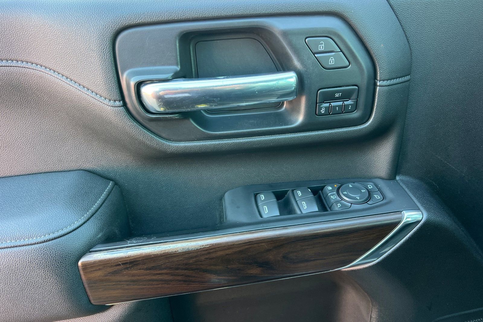 Used 2023 GMC Sierra 3500 SLT w/ SLT Premium Package image 12