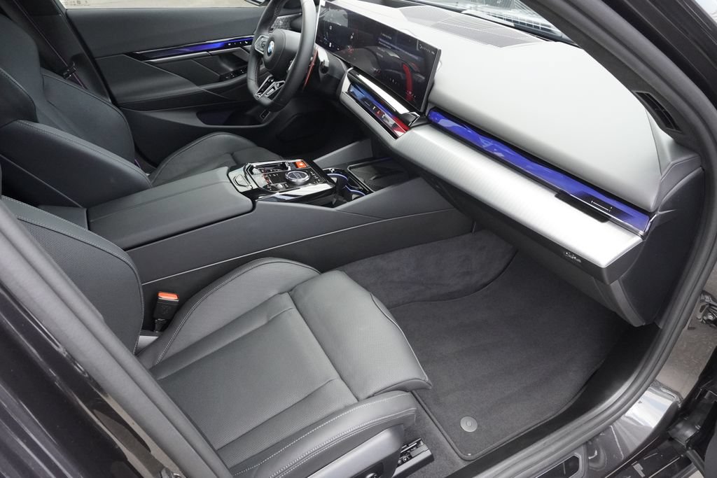 Used 2026 BMW M5 Touring AWD/4WD image 22