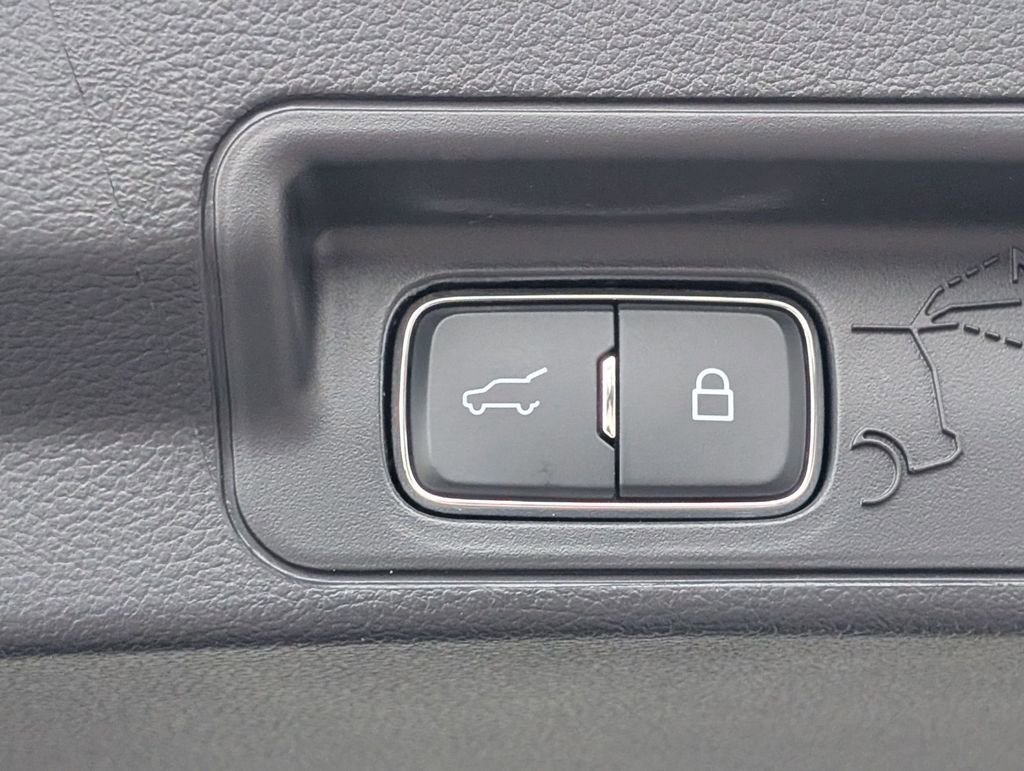 New 2025 Ford Explorer Active w/ Active Comfort Package image 21
