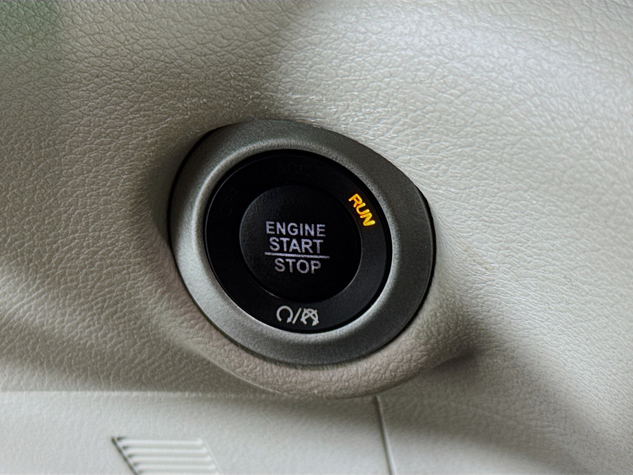 Used 2020 Chrysler Voyager LX FWD image 20