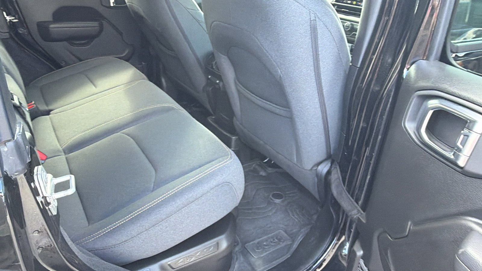 Used 2025 Jeep Wrangler Willys 4xe image 21