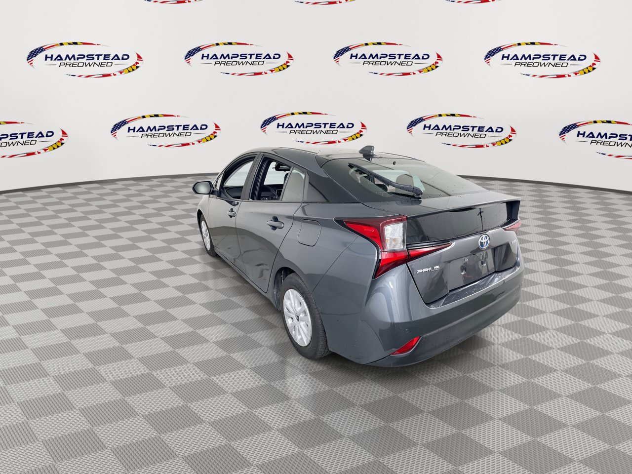 Used 2022 Toyota Prius LE FWD image 6