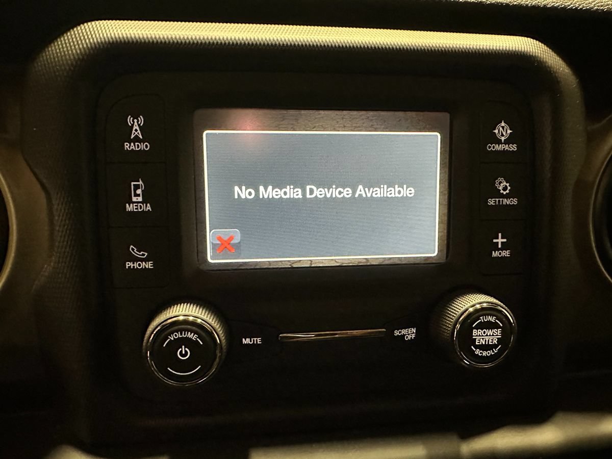 Used 2018 Jeep Wrangler Unlimited Sport AWD/4WD image 35