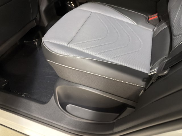New 2026 Volkswagen Tiguan SE R-Line AWD/4WD image 23