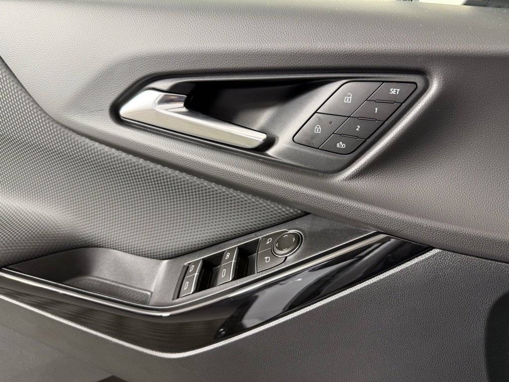 New 2026 Chevrolet Equinox RS w/ Convenience Package III image 19