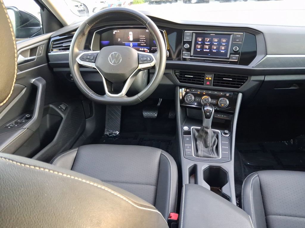 Used 2024 Volkswagen Jetta SE FWD image 10