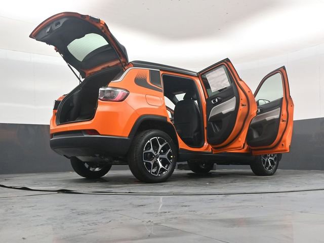 New 2026 Jeep Compass Limited w/ Mopar Graphics Package AWD/4WD image 52