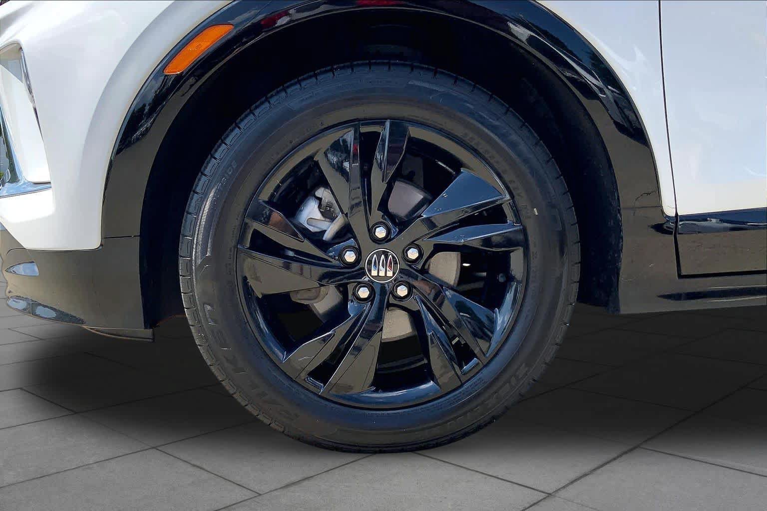 Used 2024 Buick Encore GX Sport Touring FWD image 11