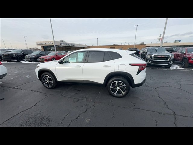 Certified 2024 Chevrolet Trax RS w/ Driver Confidence Package image 6