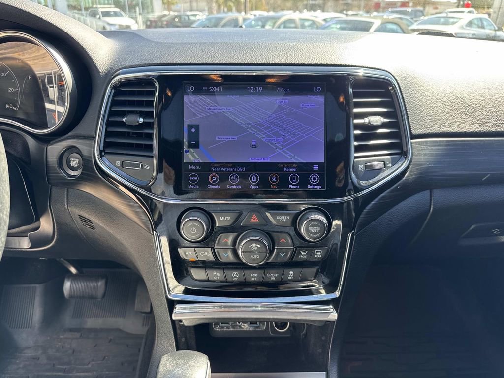 Used 2020 Jeep Grand Cherokee Altitude image 25