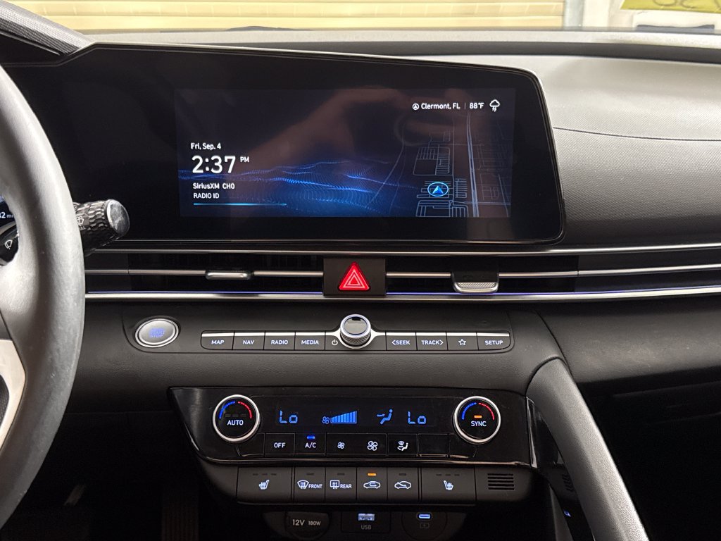 Certified 2025 Hyundai Elantra Limited FWD image 23