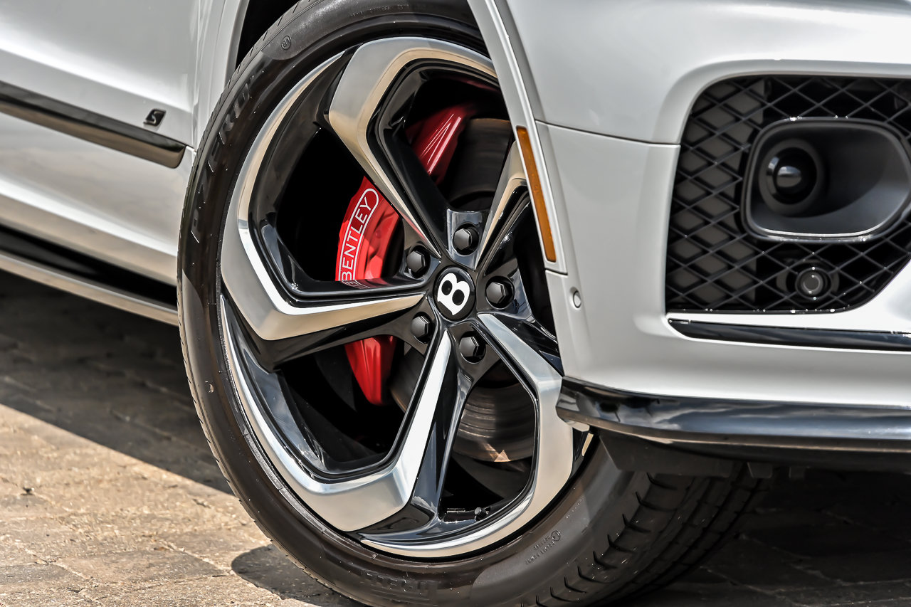 Used 2022 Bentley Bentayga AWD/4WD image 3