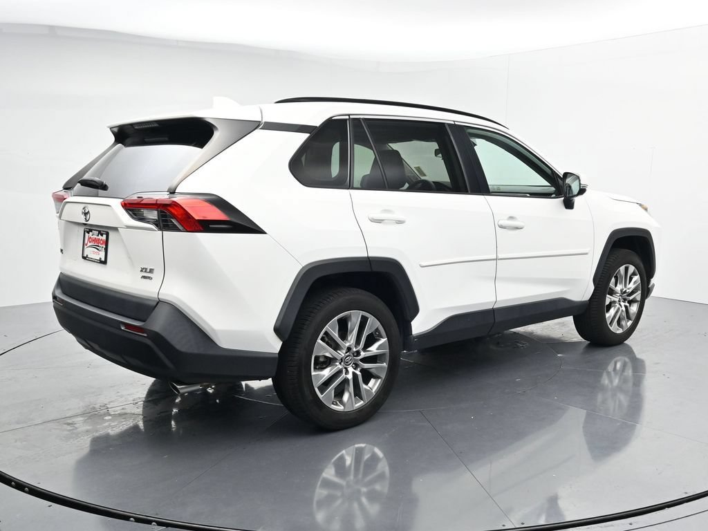 Used 2019 Toyota RAV4 XLE Premium w/ Cold Weather Package AWD/4WD image 8