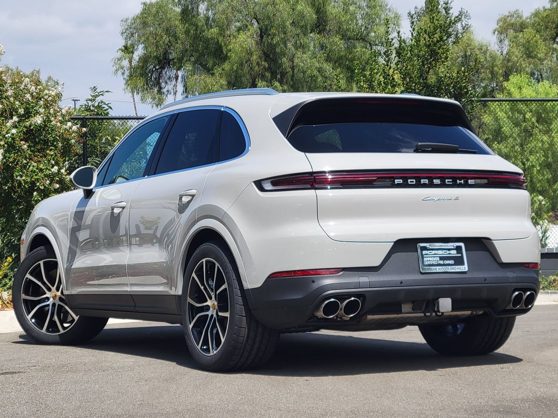 Certified 2024 Porsche Cayenne S AWD/4WD image 3