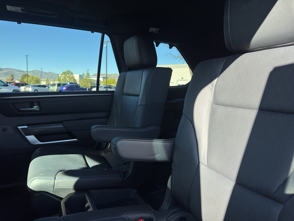 Used 2025 Toyota Sequoia Platinum AWD/4WD image 10