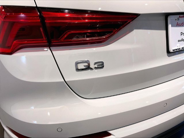 Used 2020 Audi Q3 2.0T Prestige AWD/4WD image 33