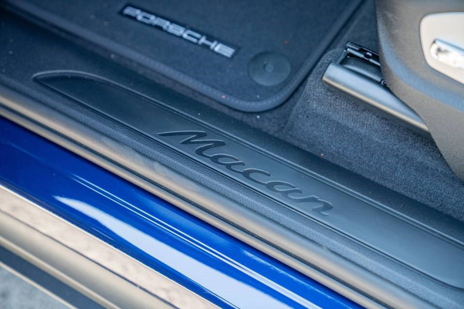 New 2026 Porsche Macan AWD/4WD image 13