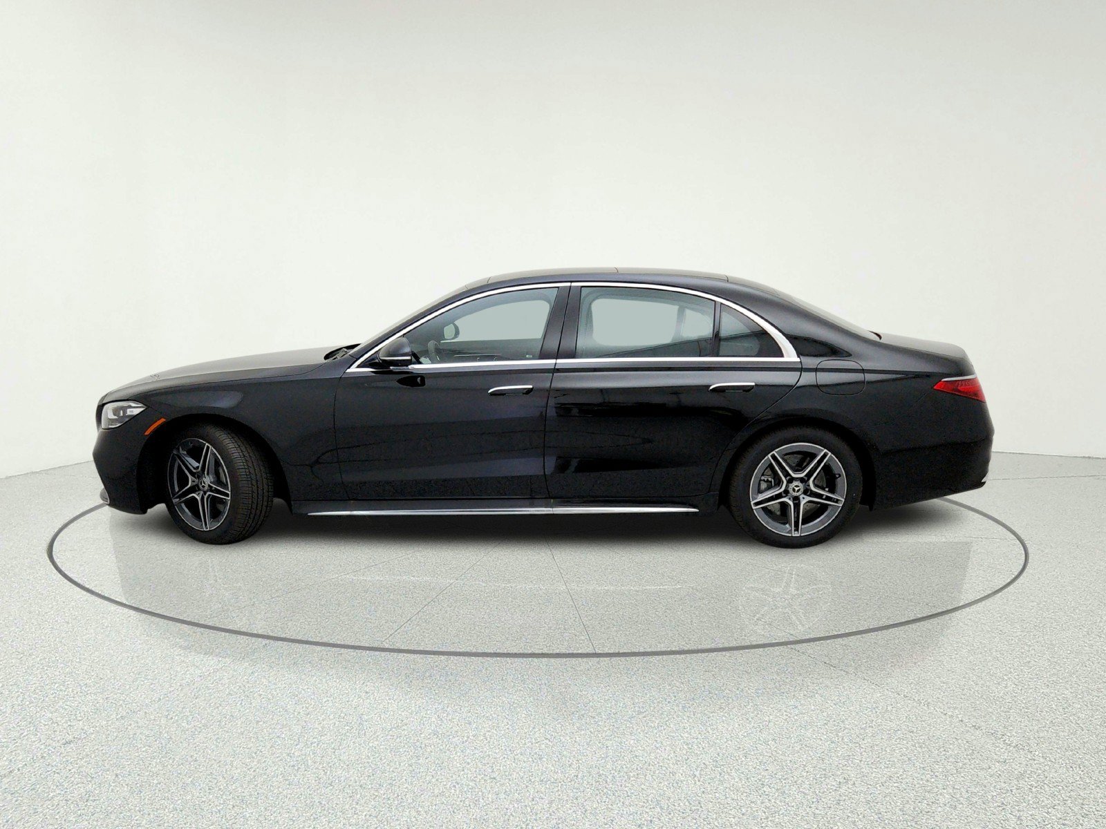 New 2026 Mercedes-Benz S 580e 4MATIC Sedan image 14