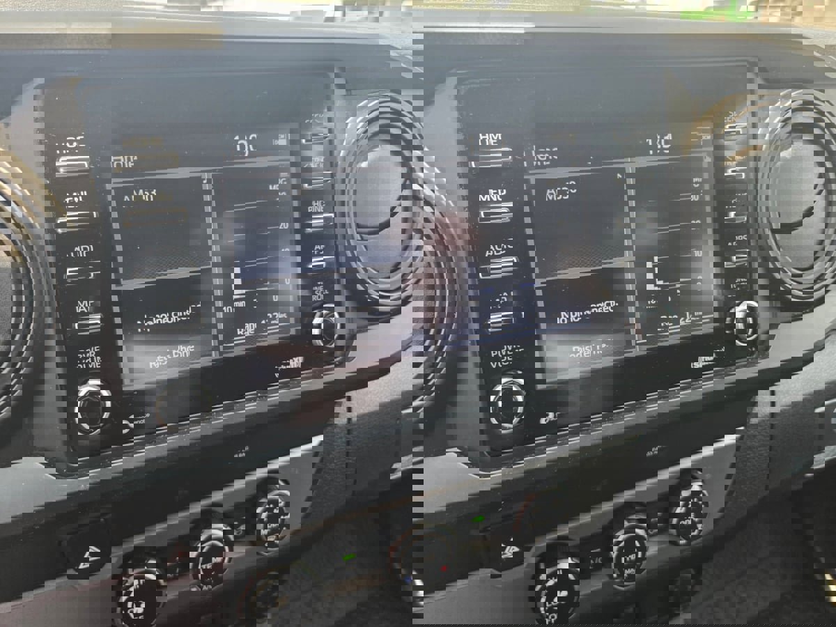 Used 2022 Toyota Tacoma SR image 16