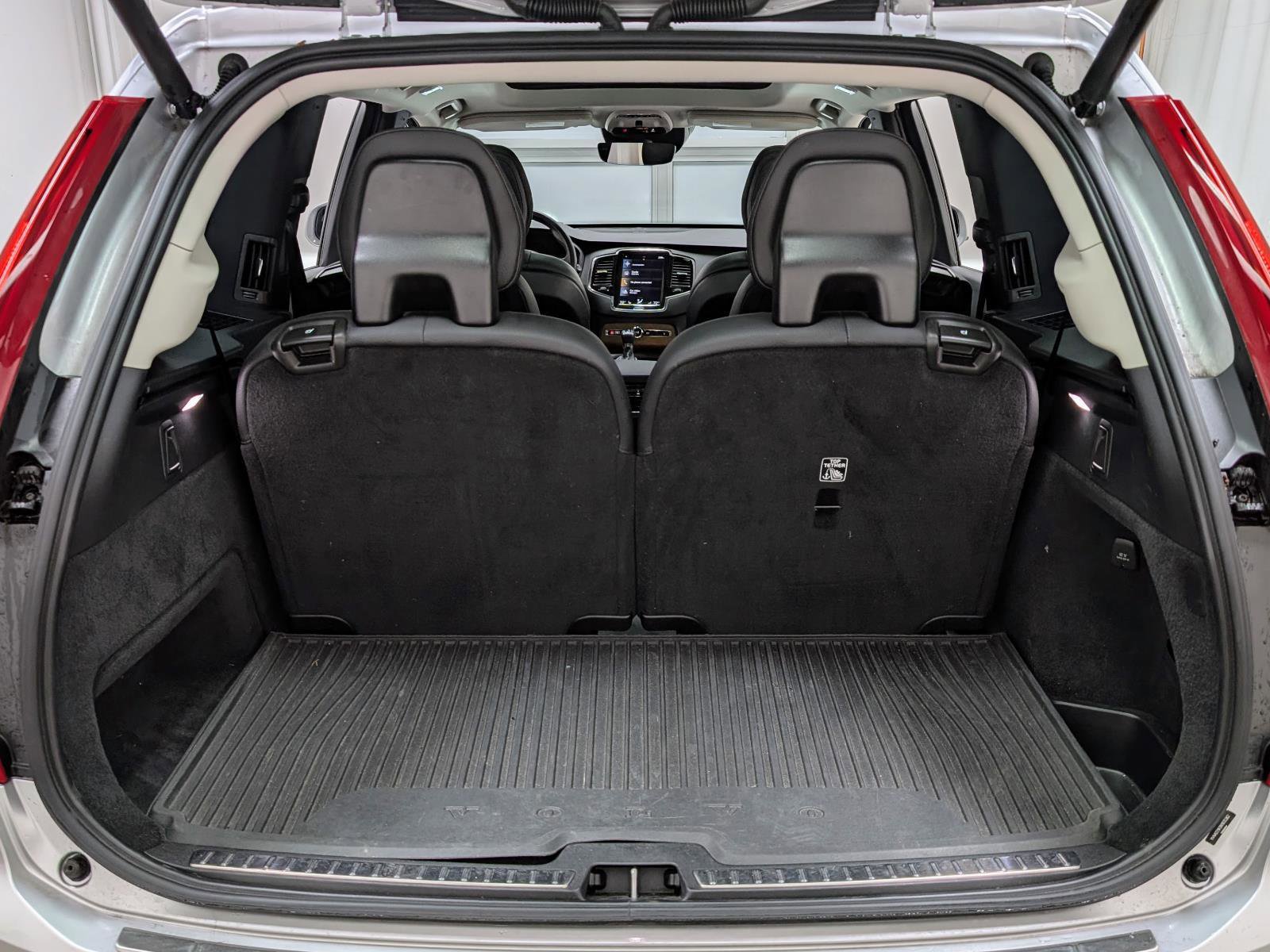 Used 2022 Volvo XC90 T6 Momentum w/ Advanced Package image 22