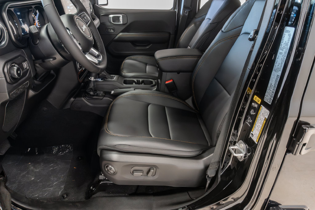 New 2027 Jeep Wrangler Unlimited Sahara AWD/4WD image 10