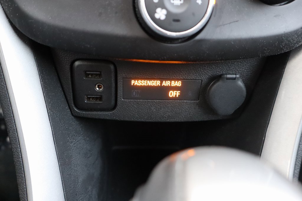 Used 2022 Chevrolet Trax LT w/ LT Convenience Package image 16