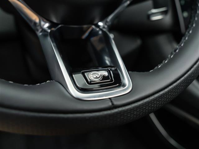 New 2026 Jaguar F-PACE SVR 575 Edition image 26