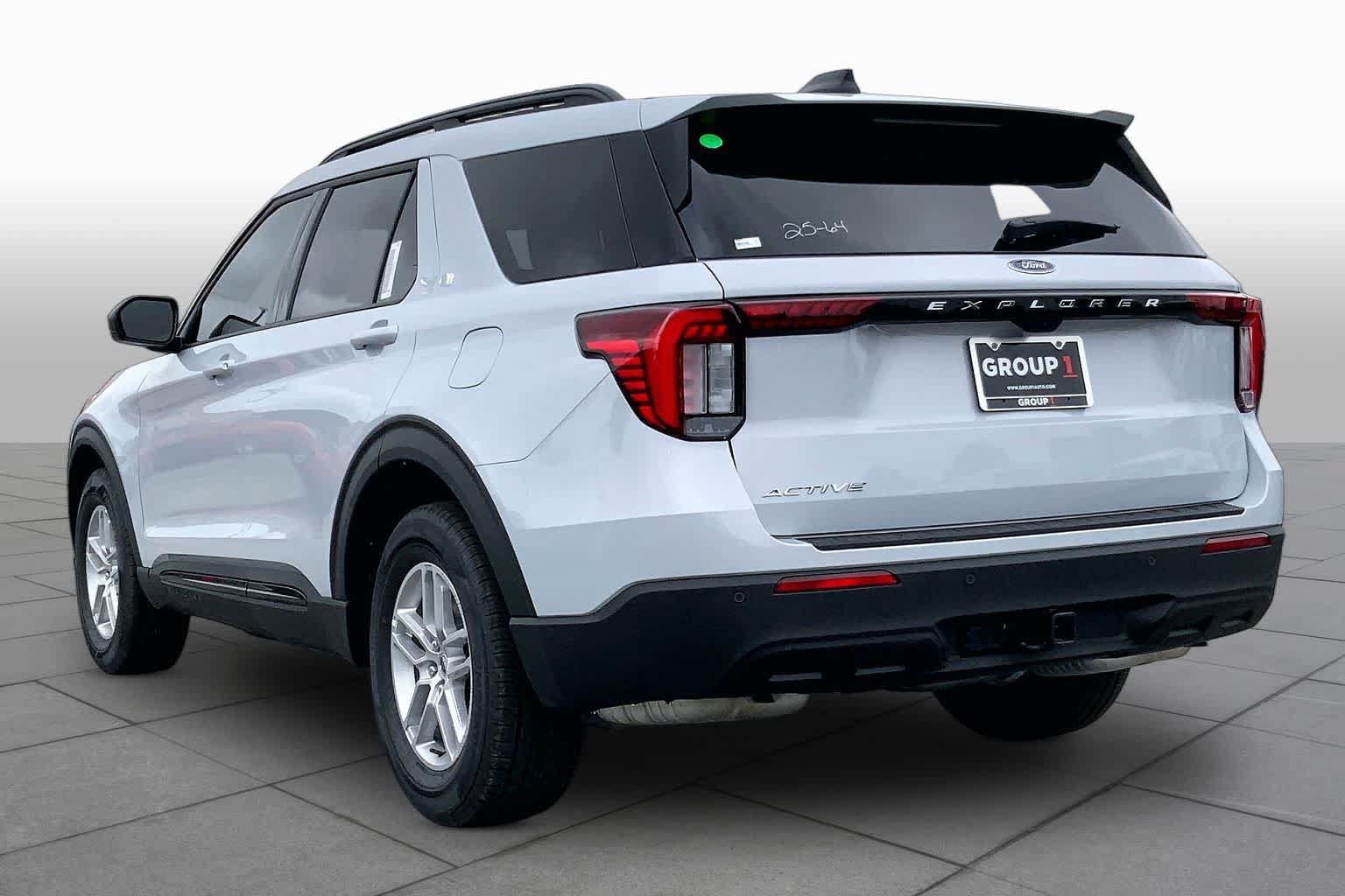 New 2026 Ford Explorer Active RWD image 9