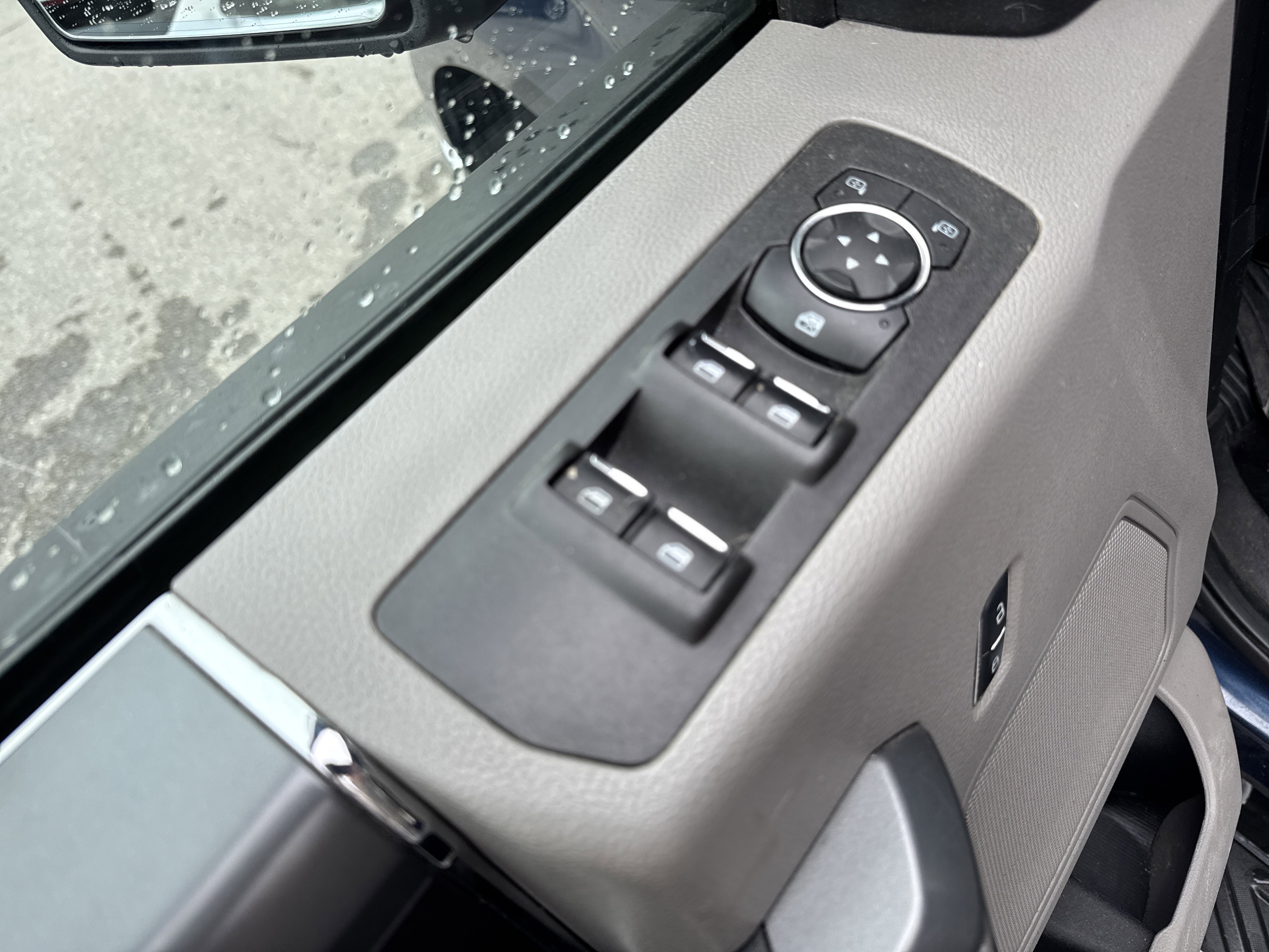 Used 2017 Ford F150 Lariat image 12