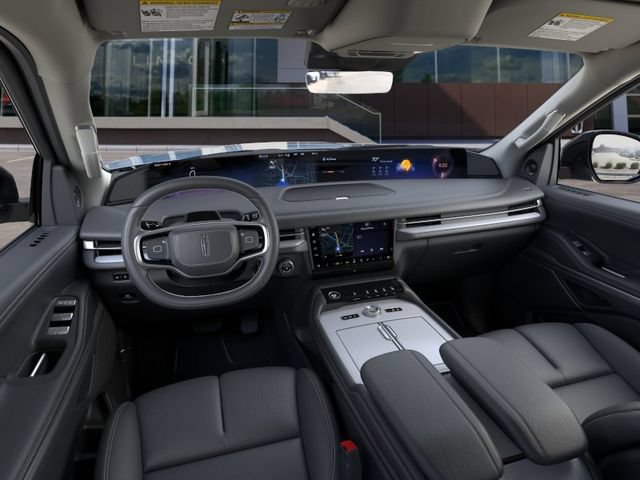 New 2026 Lincoln Navigator L Premier AWD/4WD image 9