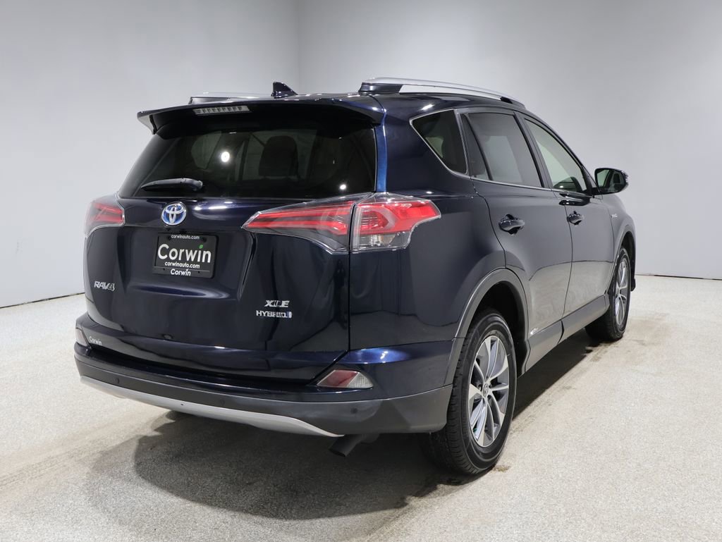 Used 2018 Toyota RAV4 XLE w/ Convenience Package video 2