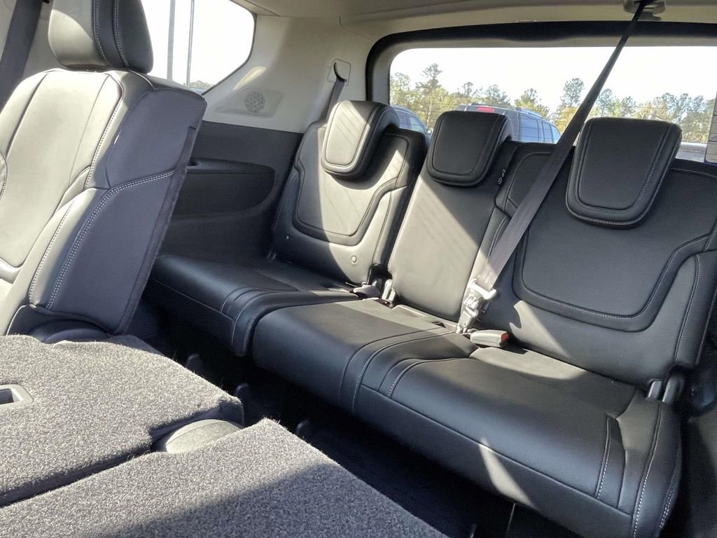 Used 2025 INFINITI QX80 Pure image 11