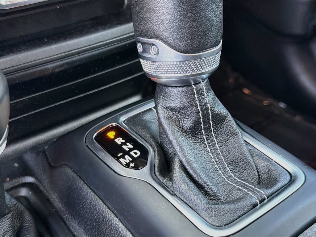 Used 2021 Jeep Wrangler Unlimited Sahara AWD/4WD image 17