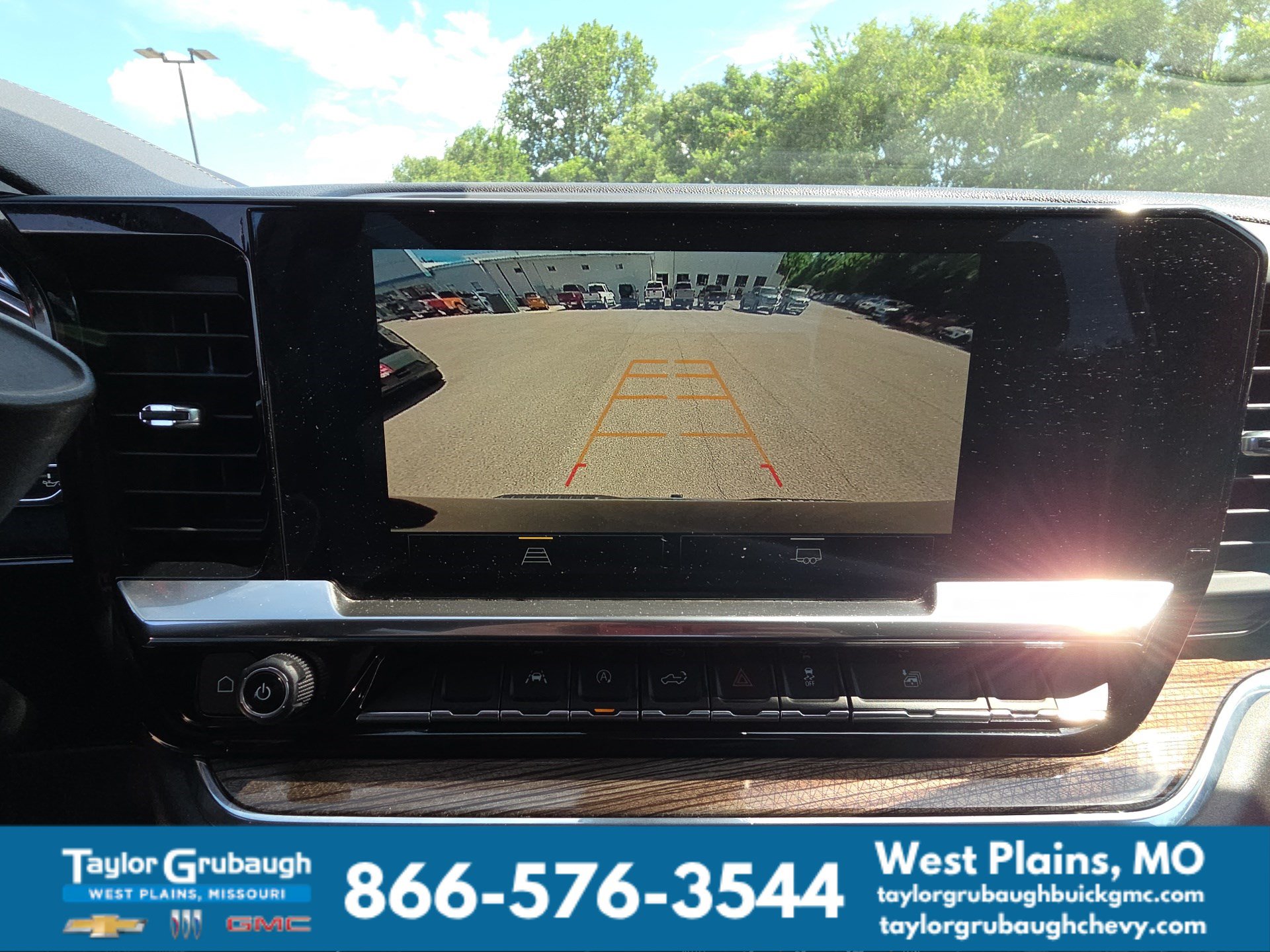 Used 2023 Chevrolet Silverado 1500 LT w/ Protection Package AWD/4WD image 23